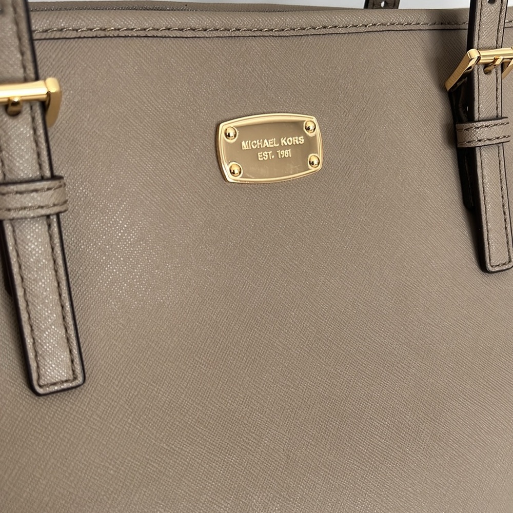 Michael Kors totes - Picture 4 of 8